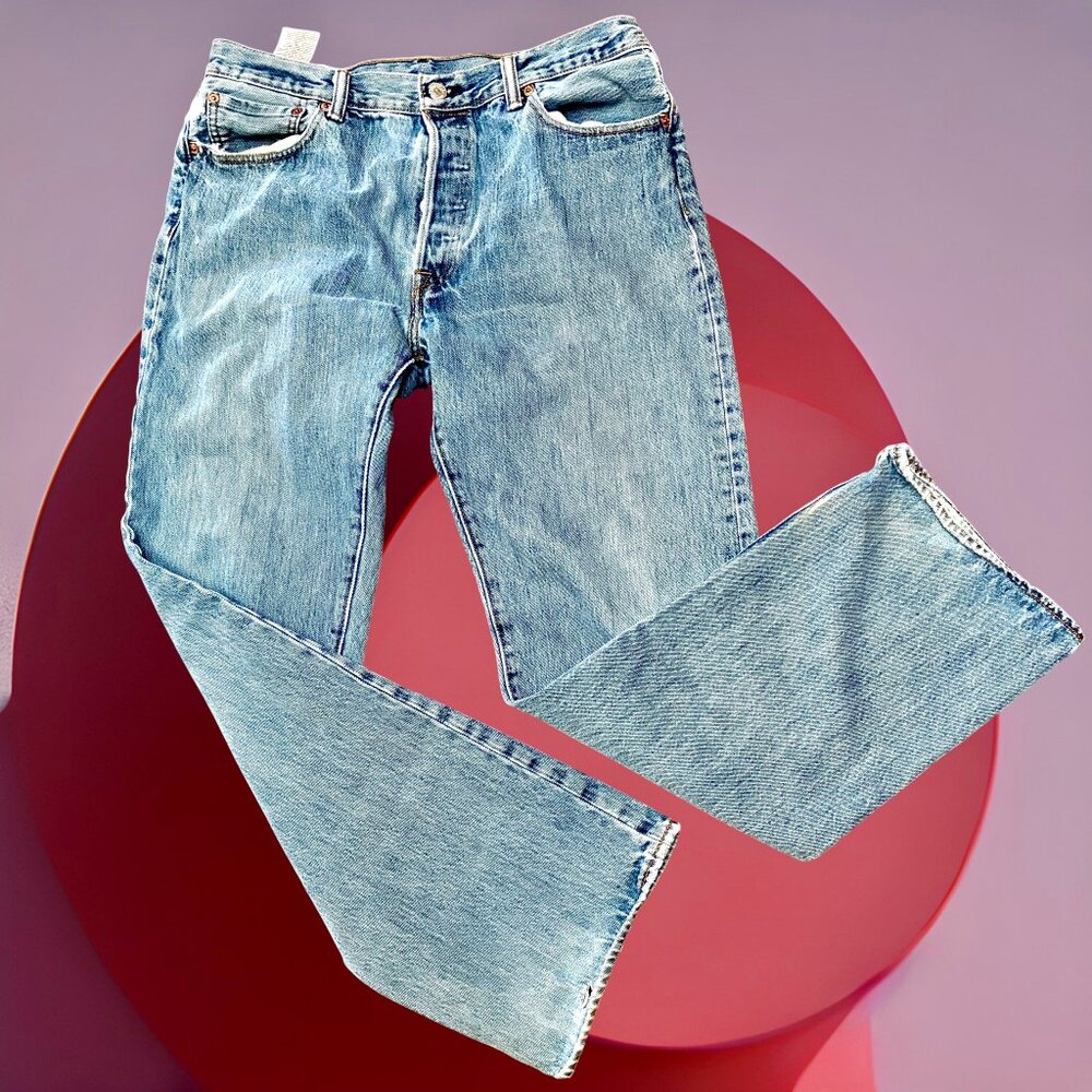 Levi's 501 Blue Jeans Mens Size 35 x 32 Button Fly Straight Leg